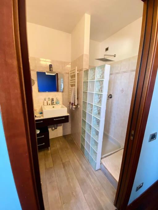 Intero Bilocale Con Terrazzo Vicino A Milano Lägenhet Mairano Exteriör bild