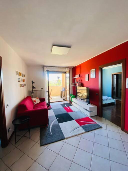 Intero Bilocale Con Terrazzo Vicino A Milano Lägenhet Mairano Exteriör bild